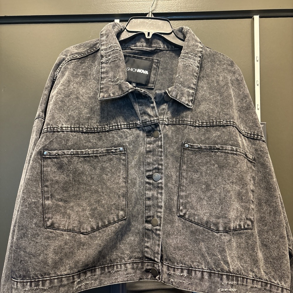 Fashion Nova Distressed Black Denim Jacket
